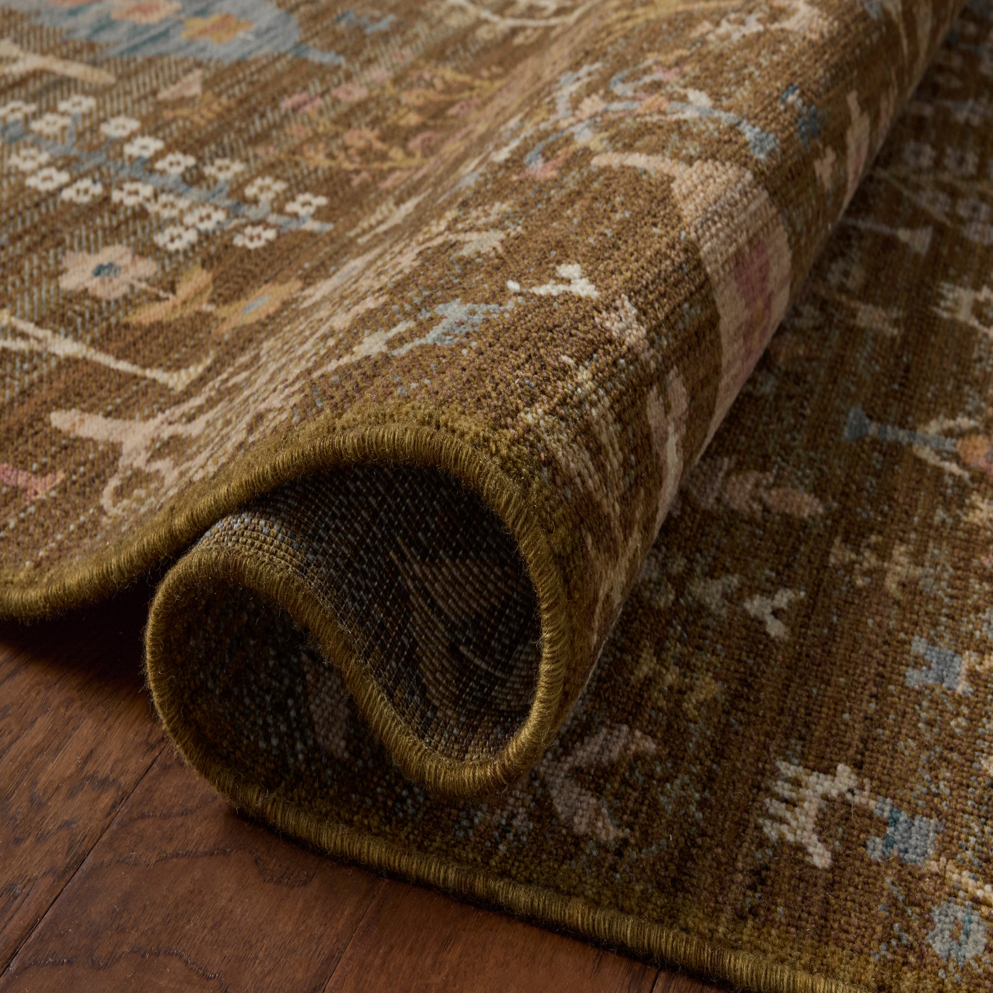 Reign Rug in Moss/Multi-8