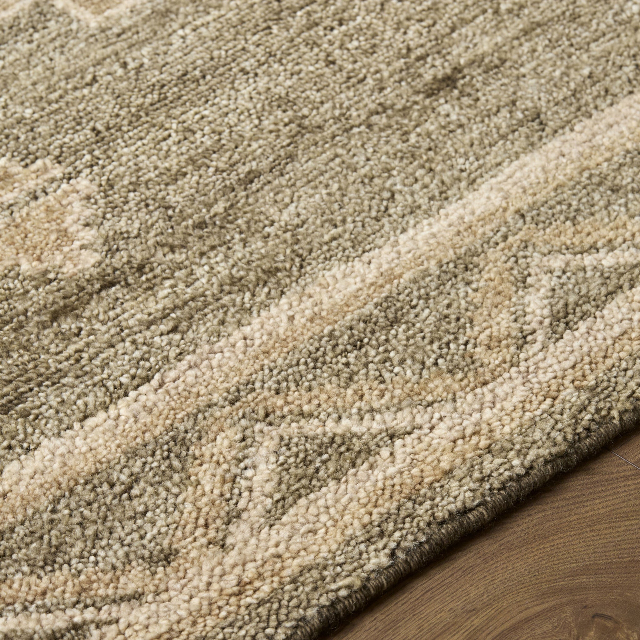 Alara Wool Rug in Sage-6
