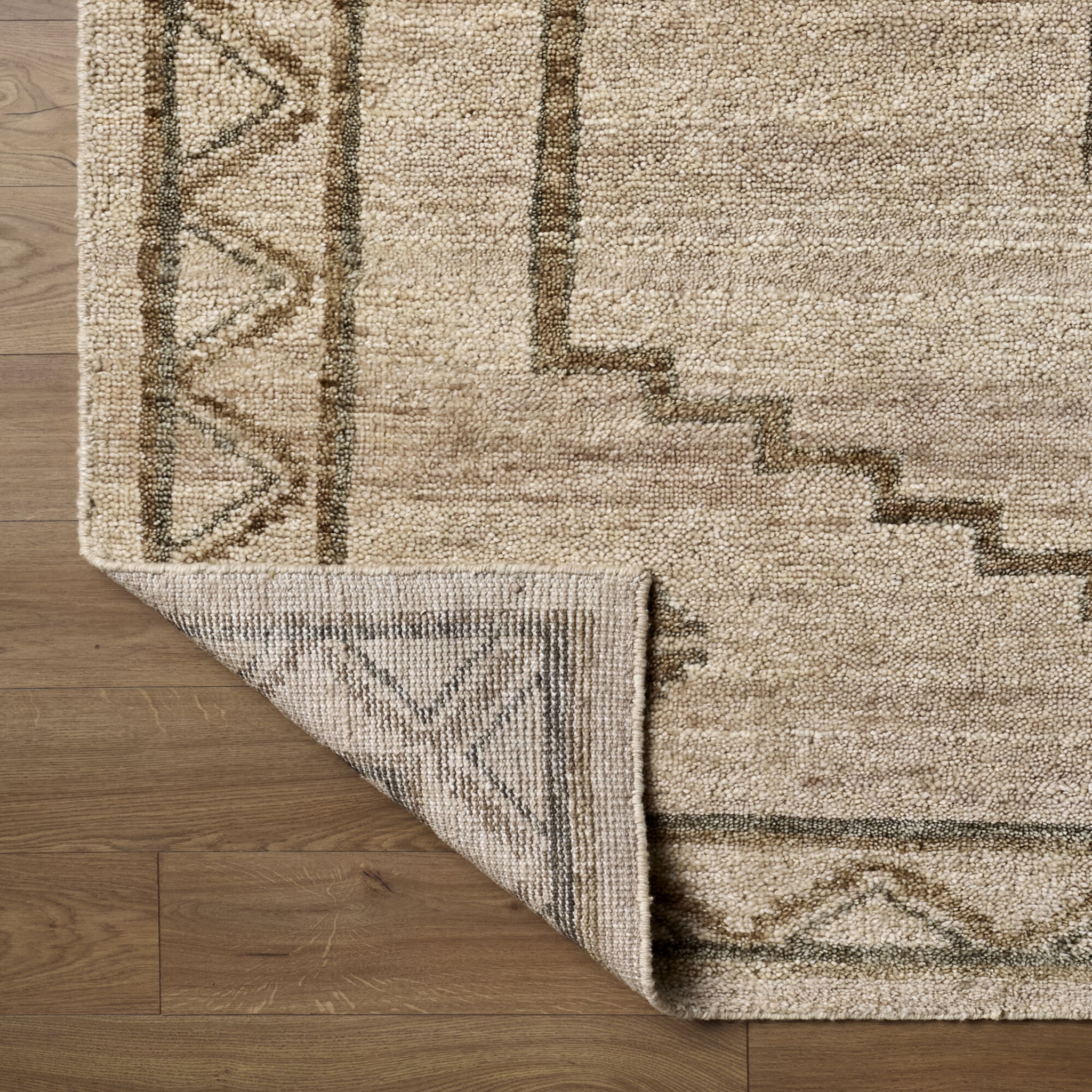 Alara Wool Rug in Sandstone-3