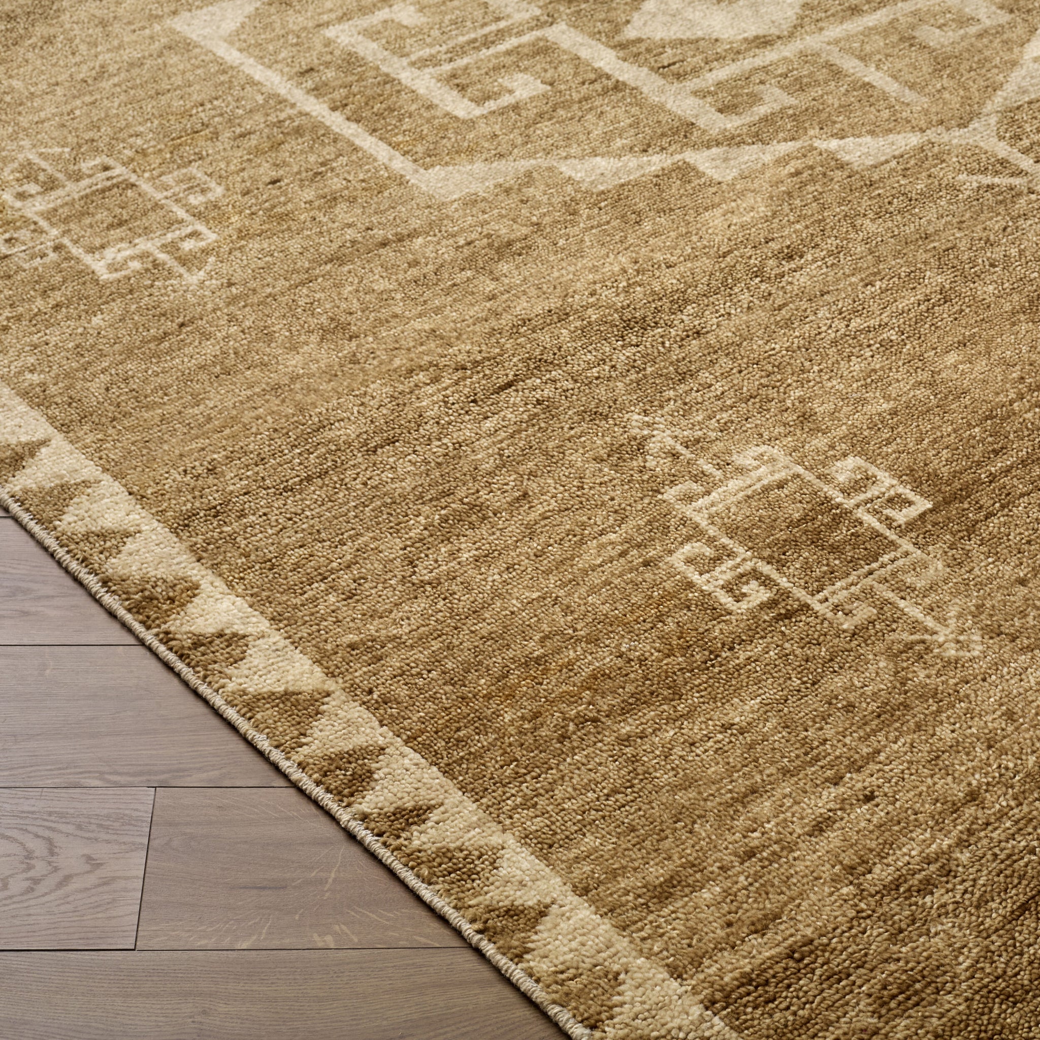 Alara Wool Rug in Caramel-2