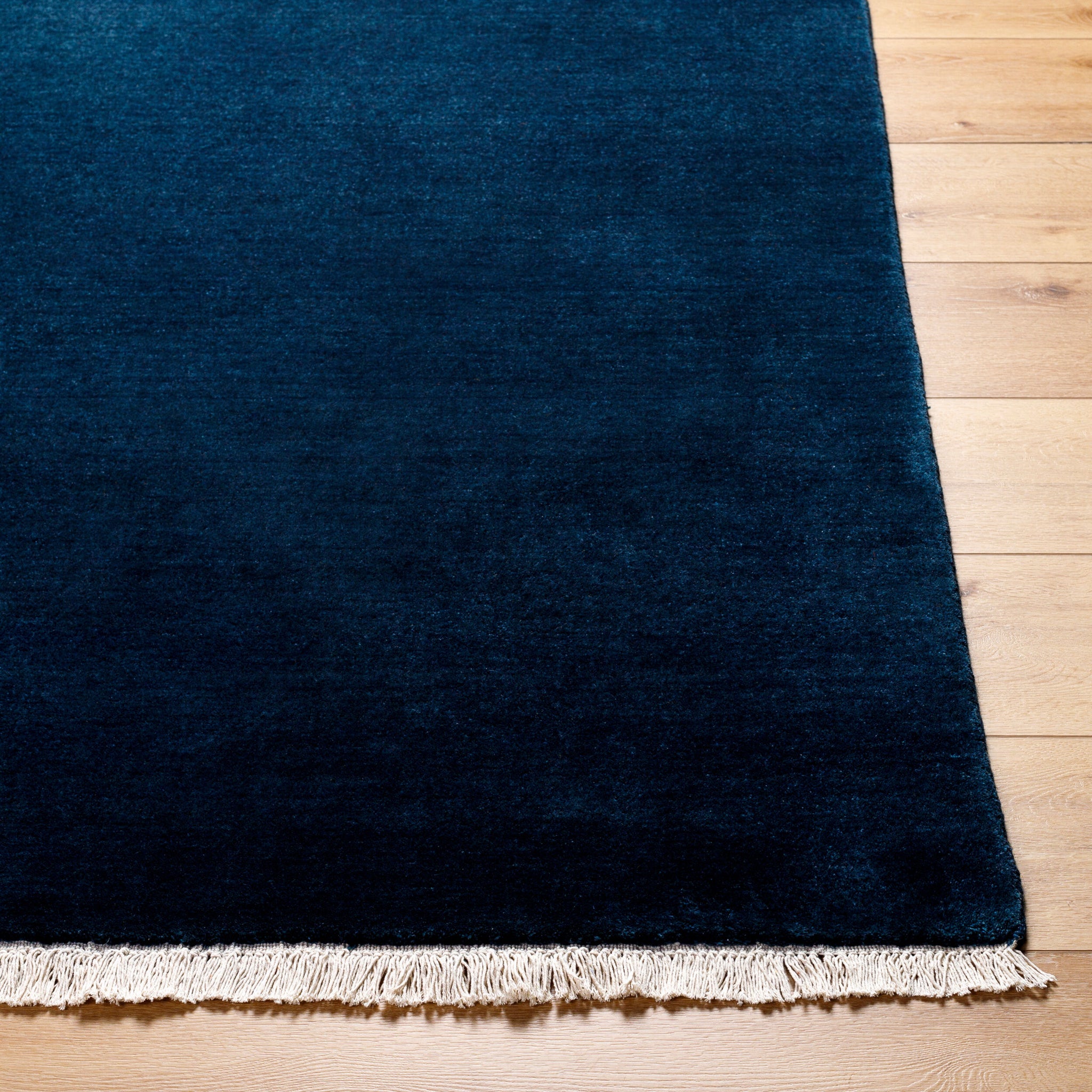 Evergreen Wool Rug in Dark Blue 4