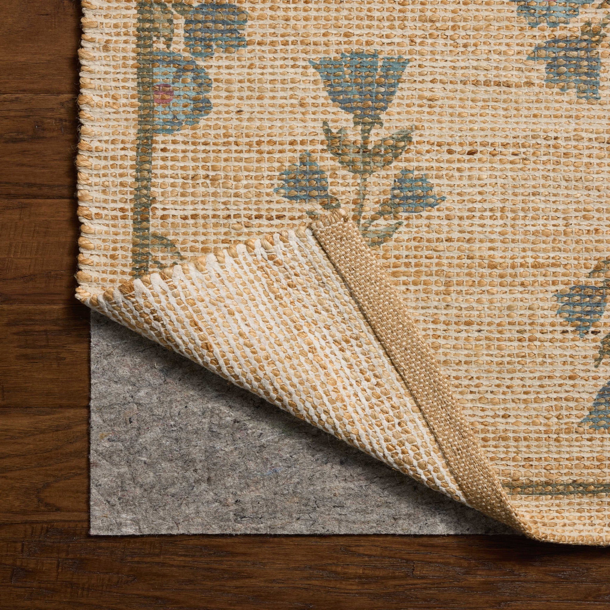 R10RUG0748_6_e381559a-e77d-