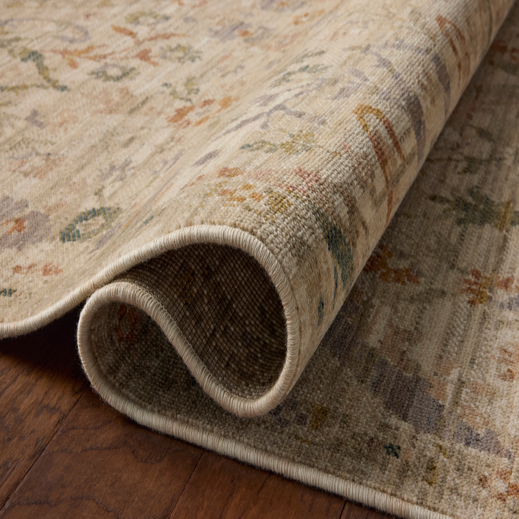 Reign Rug in Fog/Multi-8