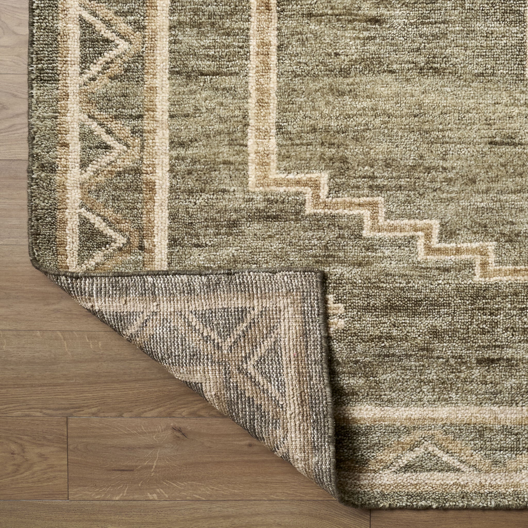 Alara Wool Rug in Sage-3