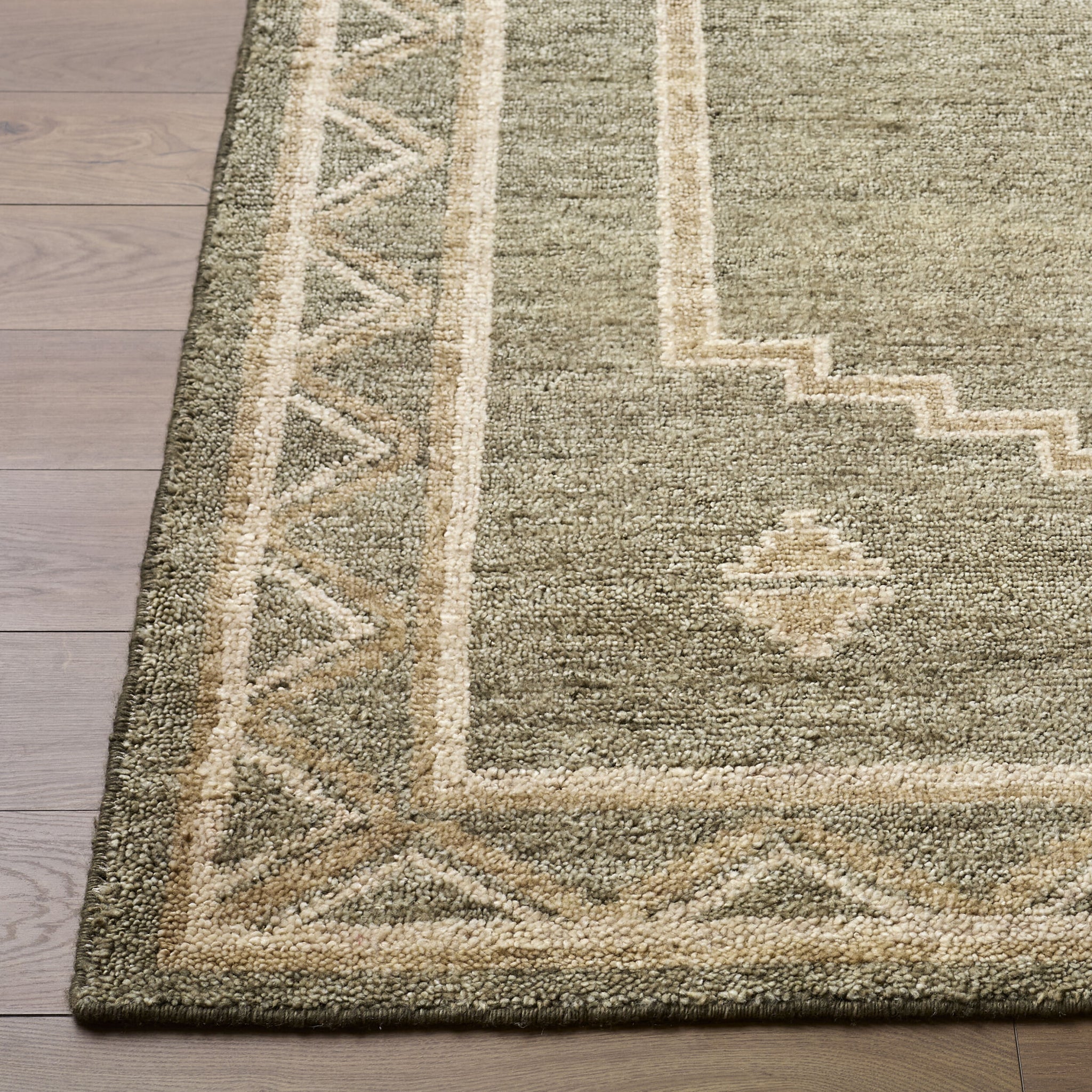 Alara Wool Rug in Sage-4
