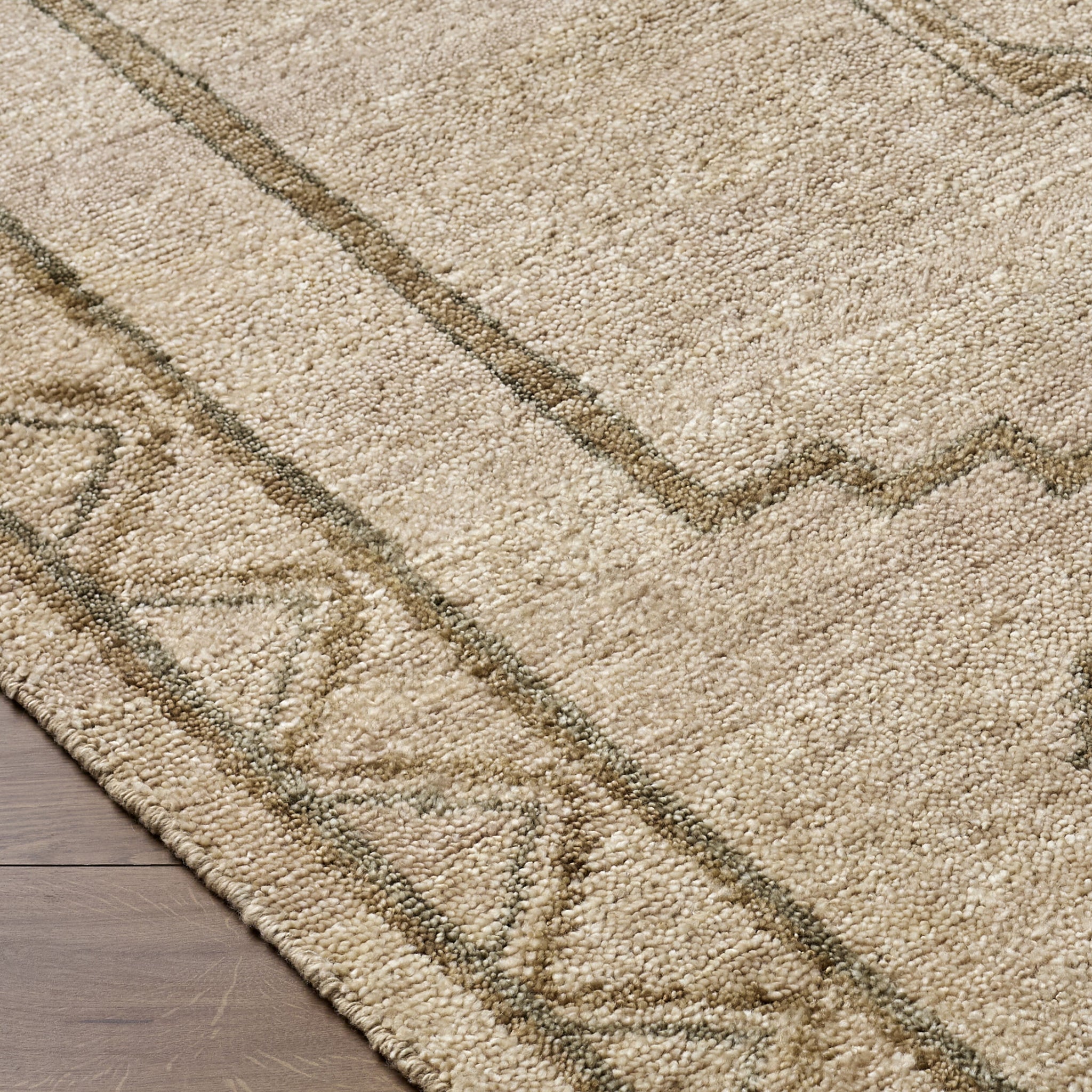 Alara Wool Rug in Sandstone-2