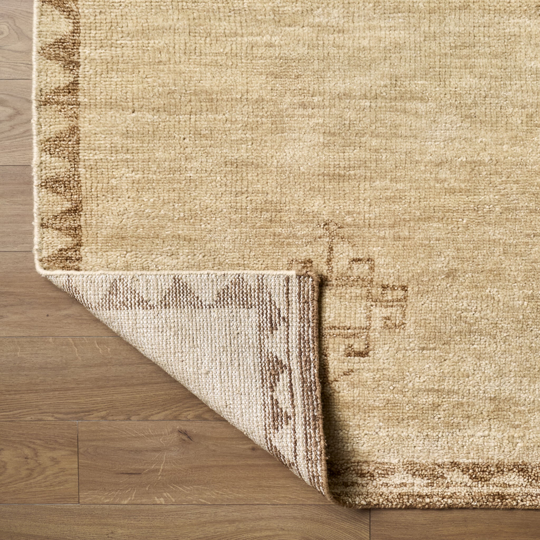 Alara Wool Rug in Beige-3