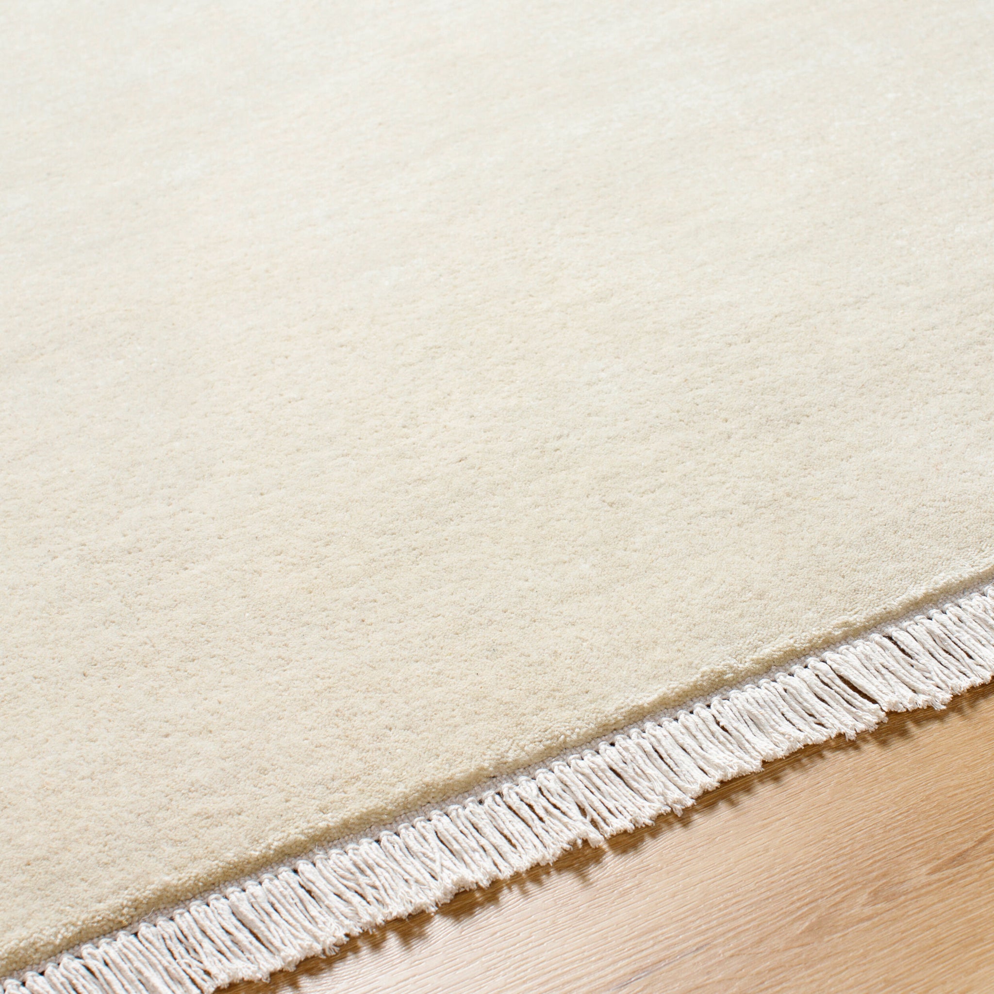 Evergreen Wool Rug in Cream 4