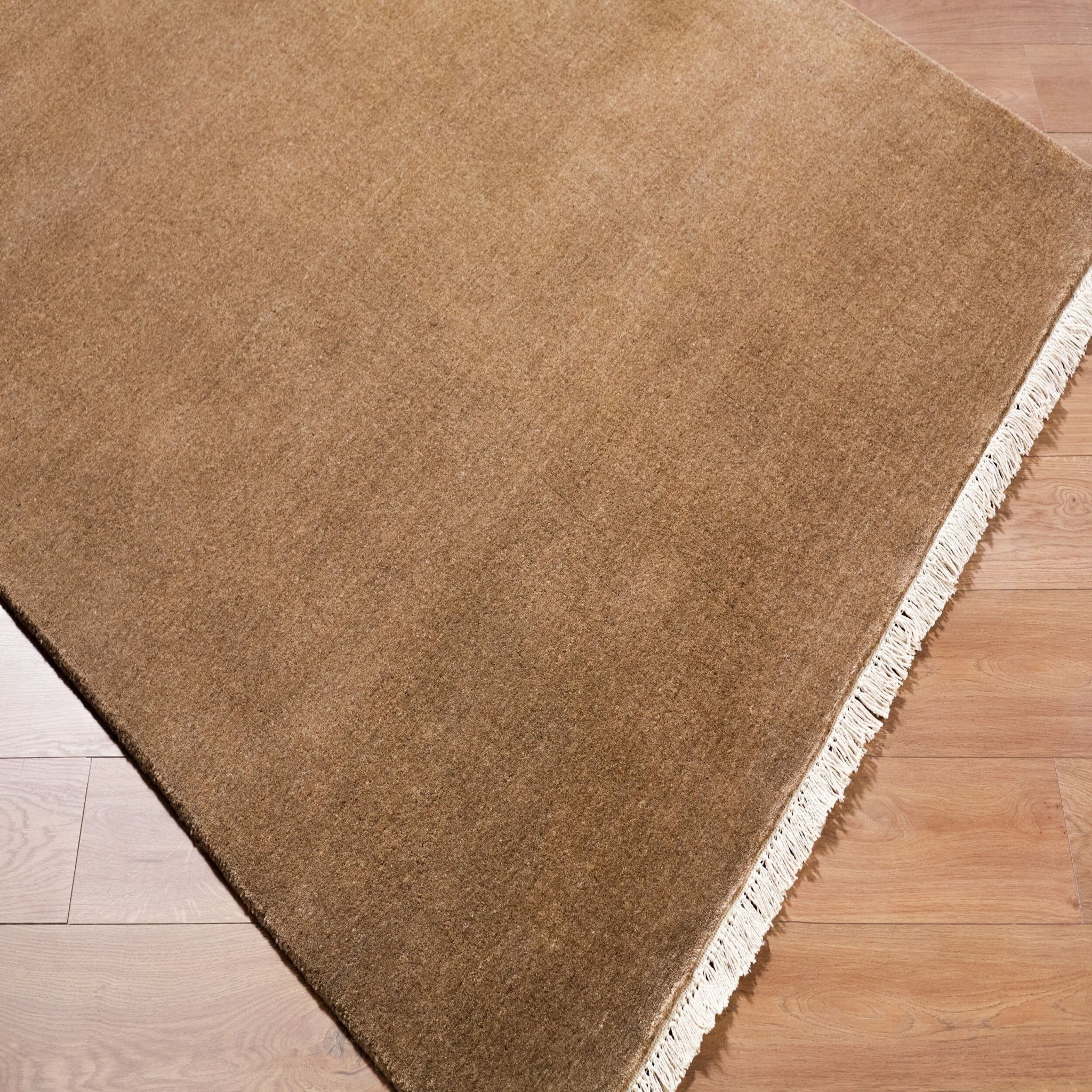 Evergreen Wool Rug in Ivory 4